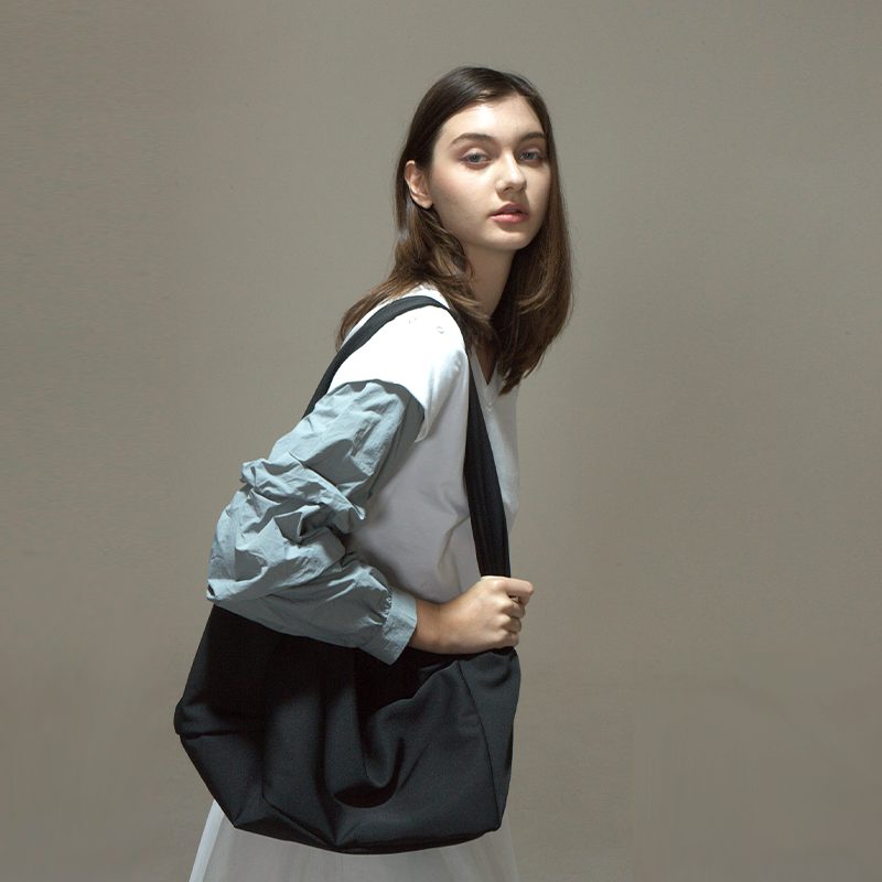 ènorme drawstring anti-bacterial light fresh® shoulder bag