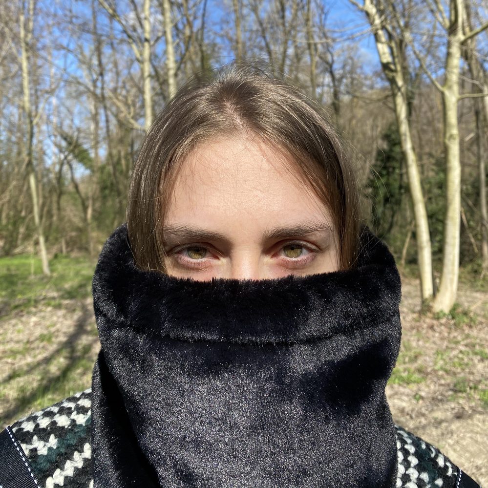 vegan fur neck cover with magnet closure